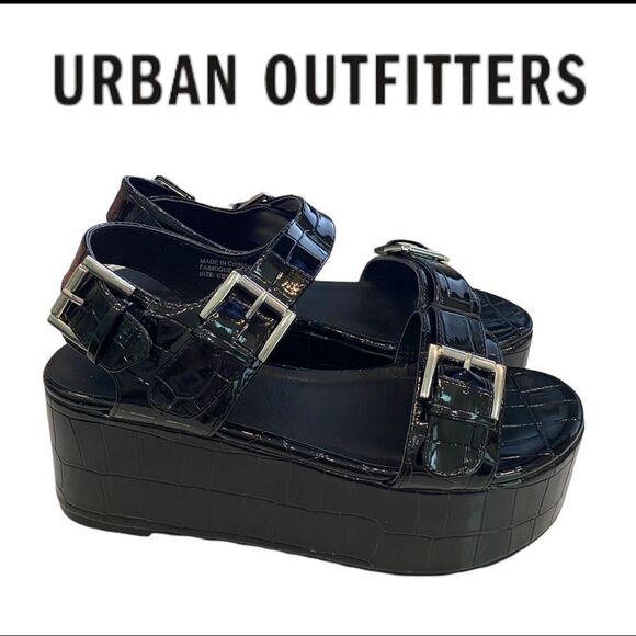 Urban Outfitters Shoes - NEW Urban Outfitters UO Violet Buckle Black Flatform Platform Sandals 9